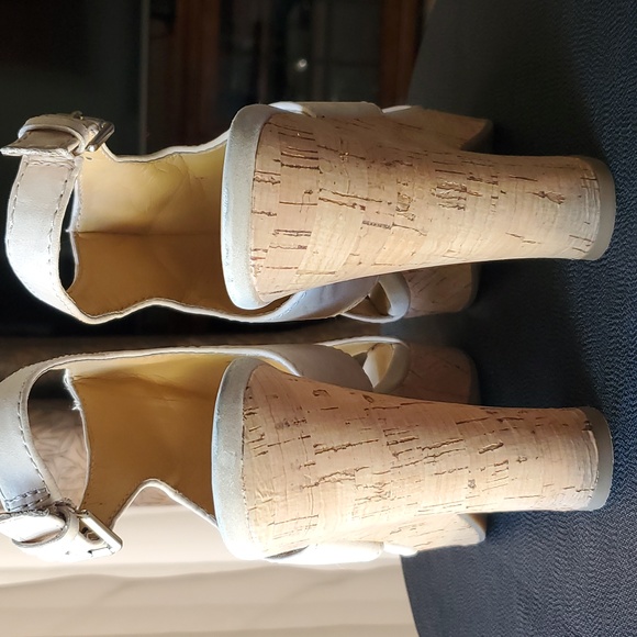 Sandals - Picture 4 of 4